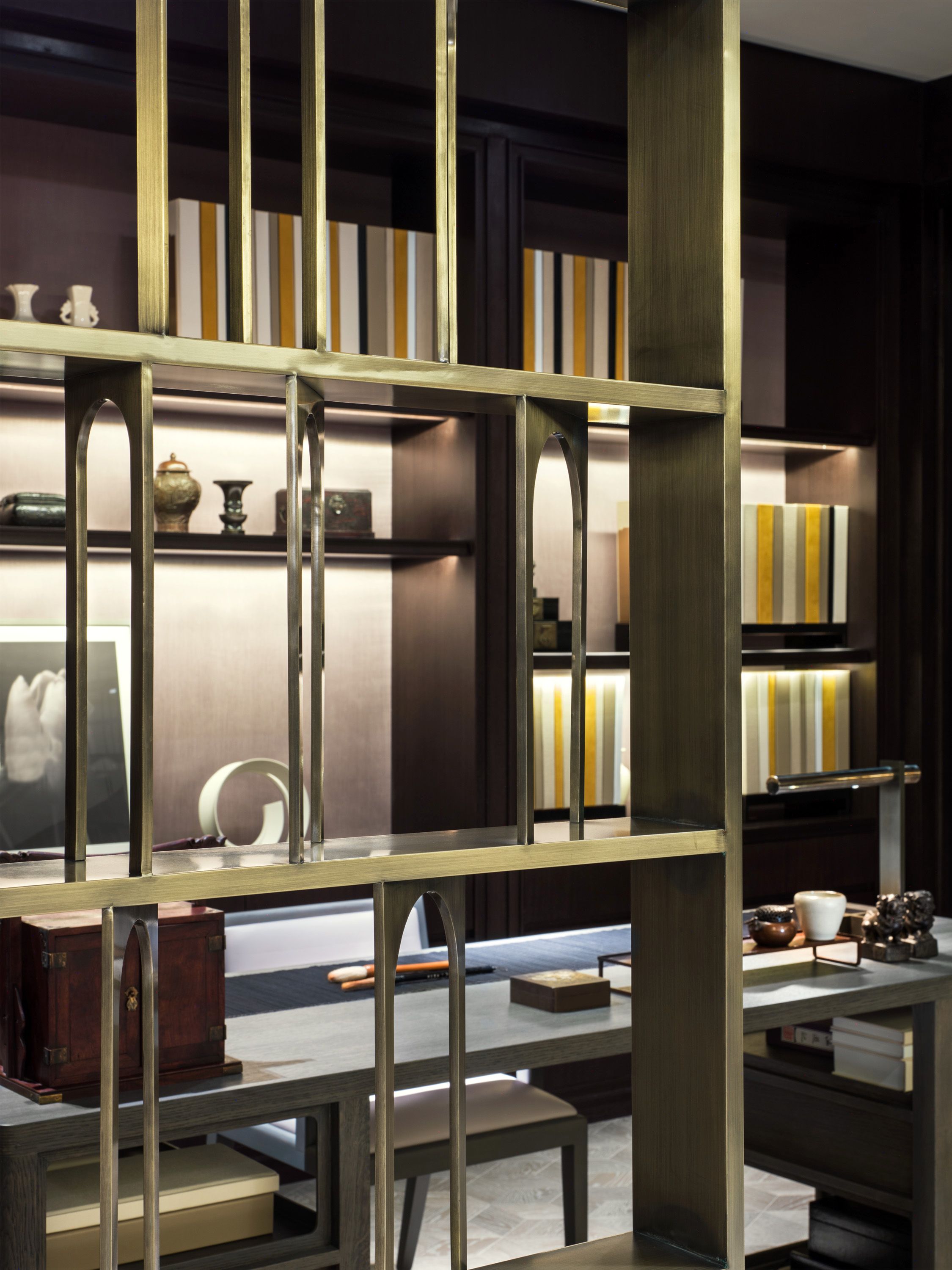 Meubles d'hôtel en Chine Conceptions de placards à pied modernes Porte en bois Meubles de chambre à coucher Tiroirs de rangement Armoires